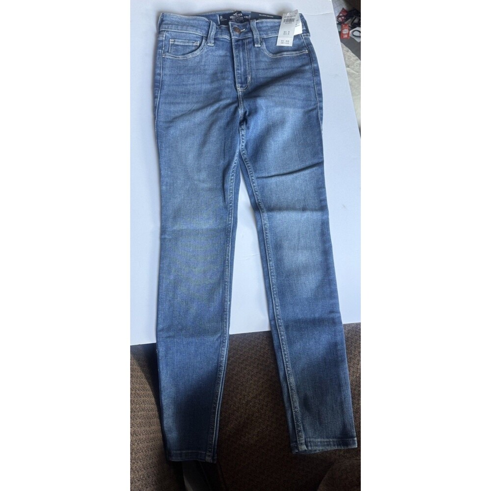 Hollister High-Rise Super Skinny jeans in a blue wash, junior's size 2s